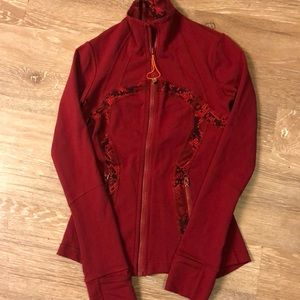 Lululemon maroon zip up SZ S